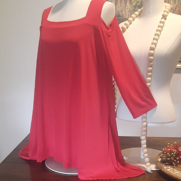 Red Cold Shoulder Shark Bite Tunic - Picture 5 of 9